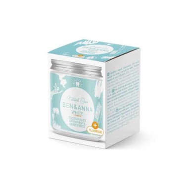 3 - Pasta de dientes blanca con flúor